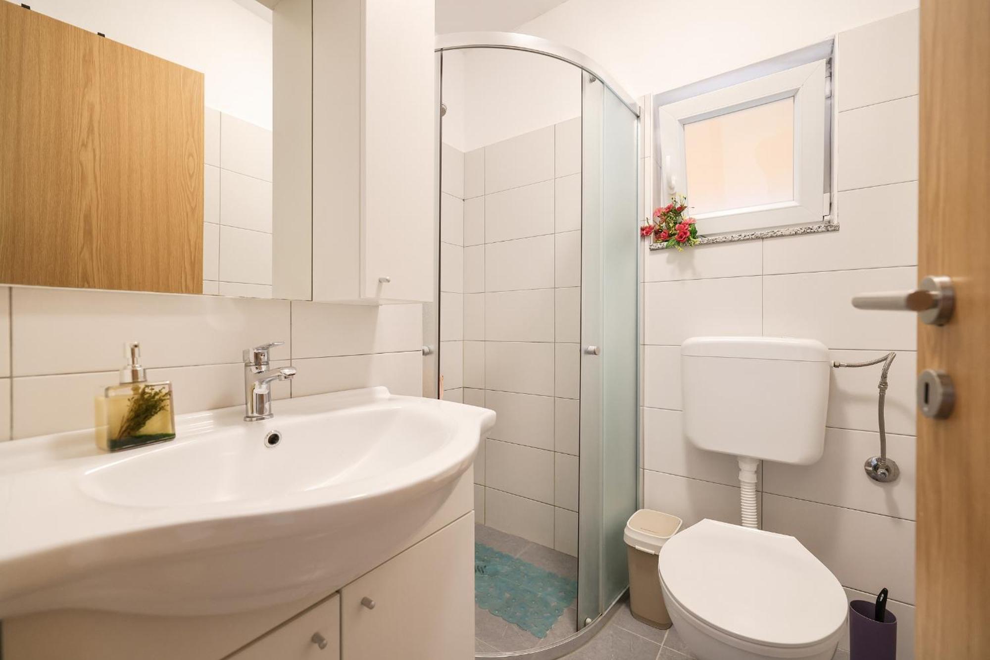 Apartments Feliks Ljubač Rom bilde