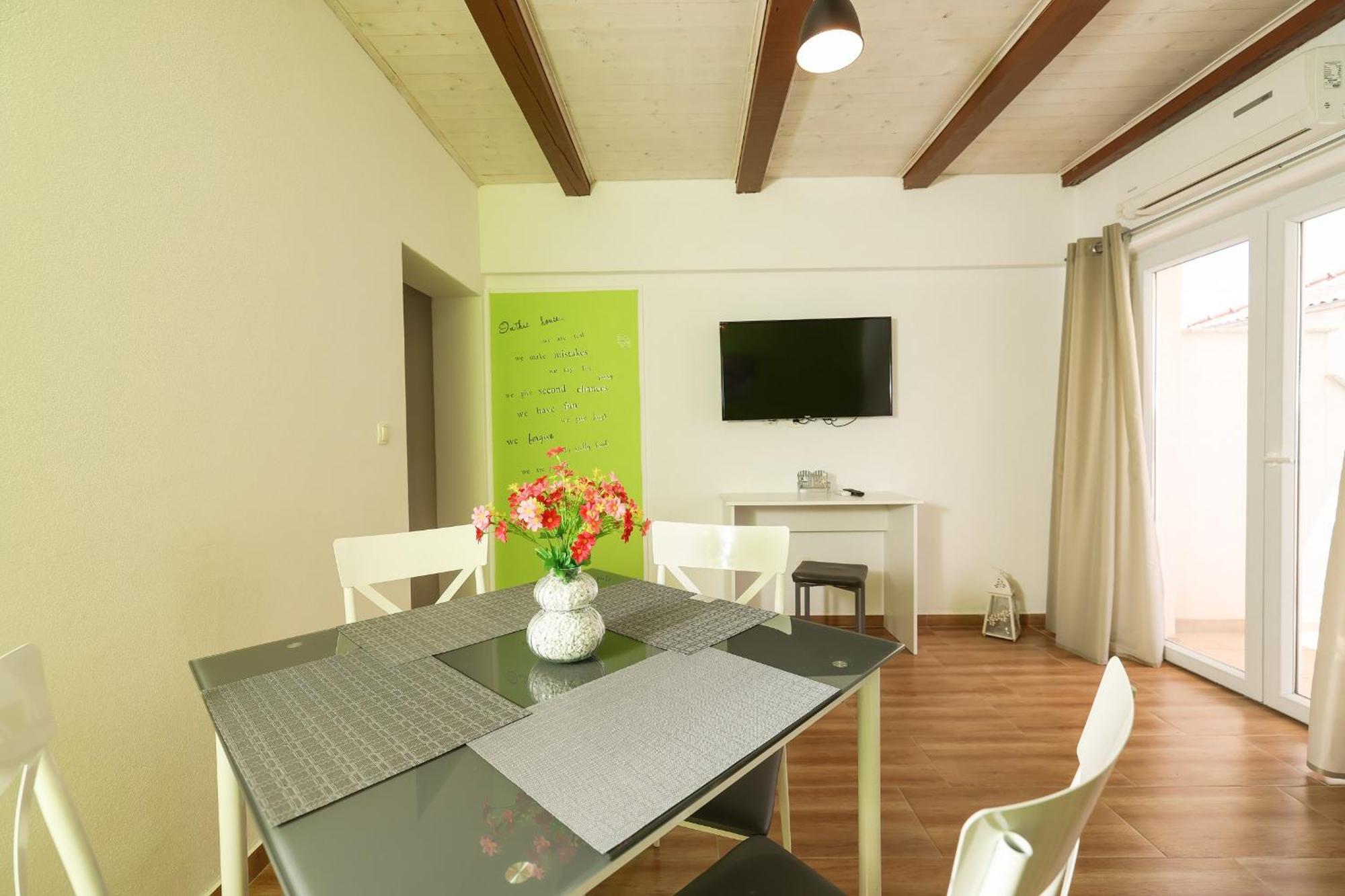 Apartments Feliks Ljubač Rom bilde
