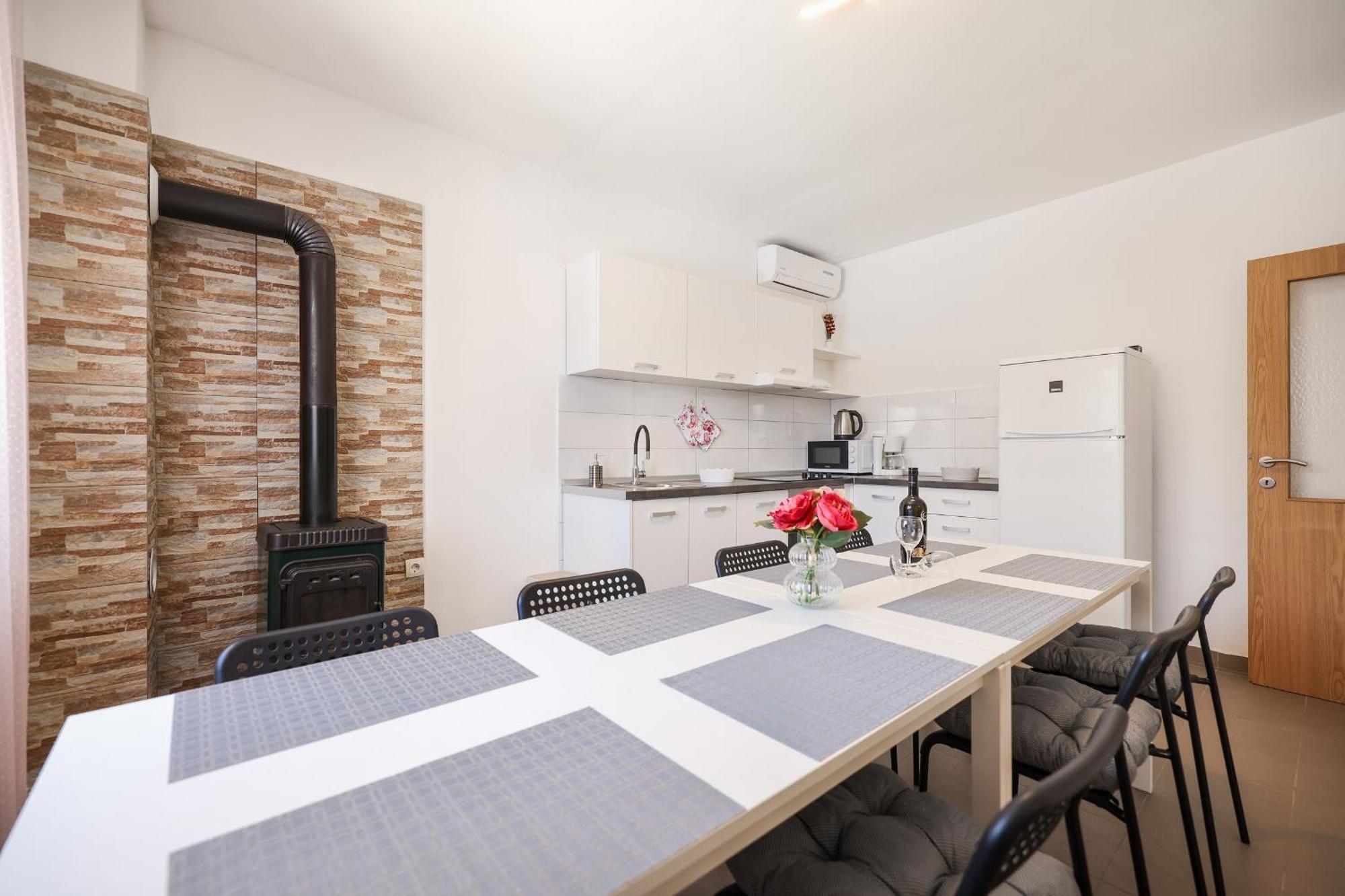 Apartments Feliks Ljubač Rom bilde