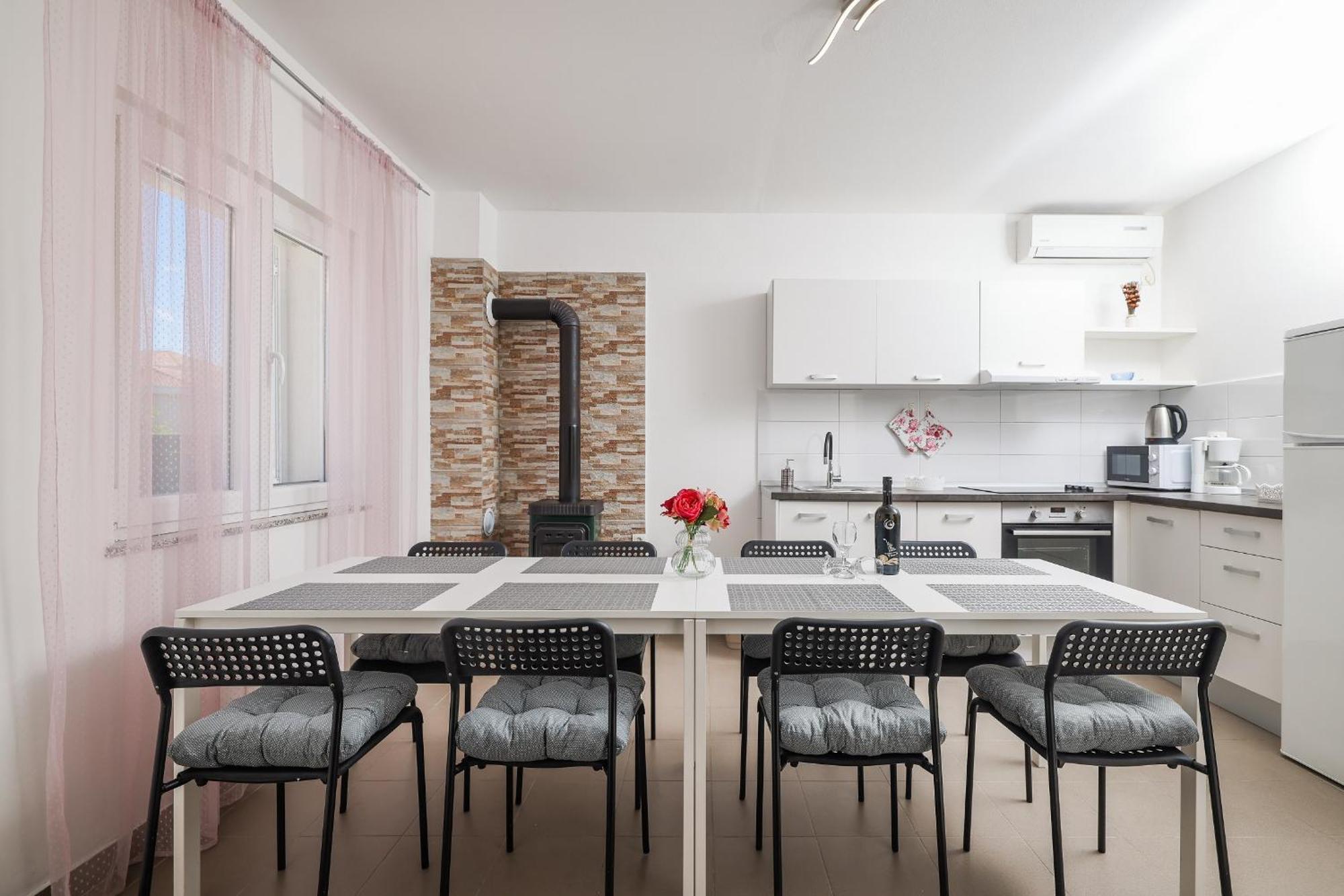 Apartments Feliks Ljubač Rom bilde